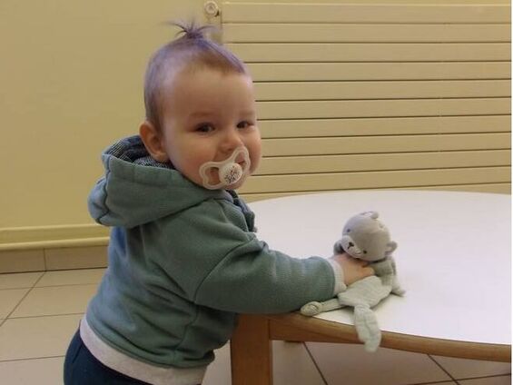 Un enfant déguisé pour le carnaval